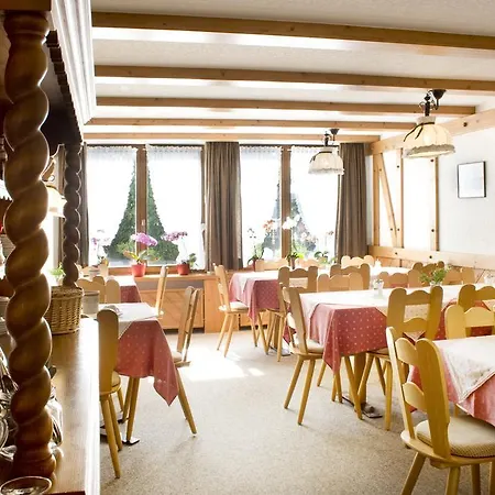 Hoehengasthof Roessle 3* シュルッフゼー