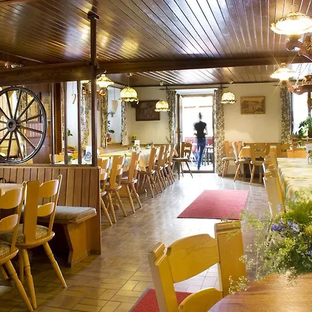 ゲストハウス Hoehengasthof Roessle
